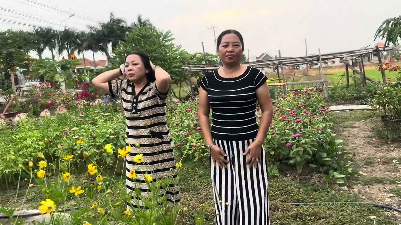 Anh Chiêu -chị Nghĩa về chơi gặp Út Khanh 