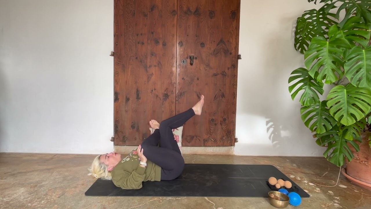 14 Day myoyin yoga challenge DAY 10 with Kata van Doesselaar