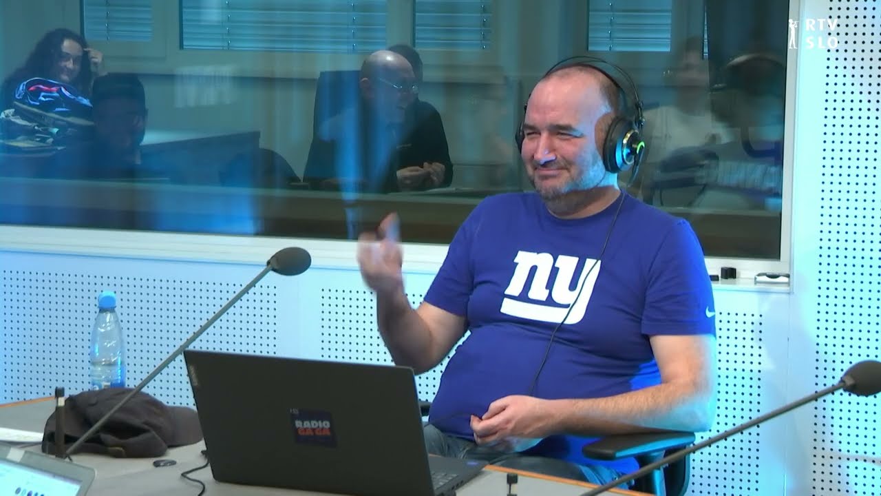 Radio Ga Ga - Osel Rožmarin gre v vesolje