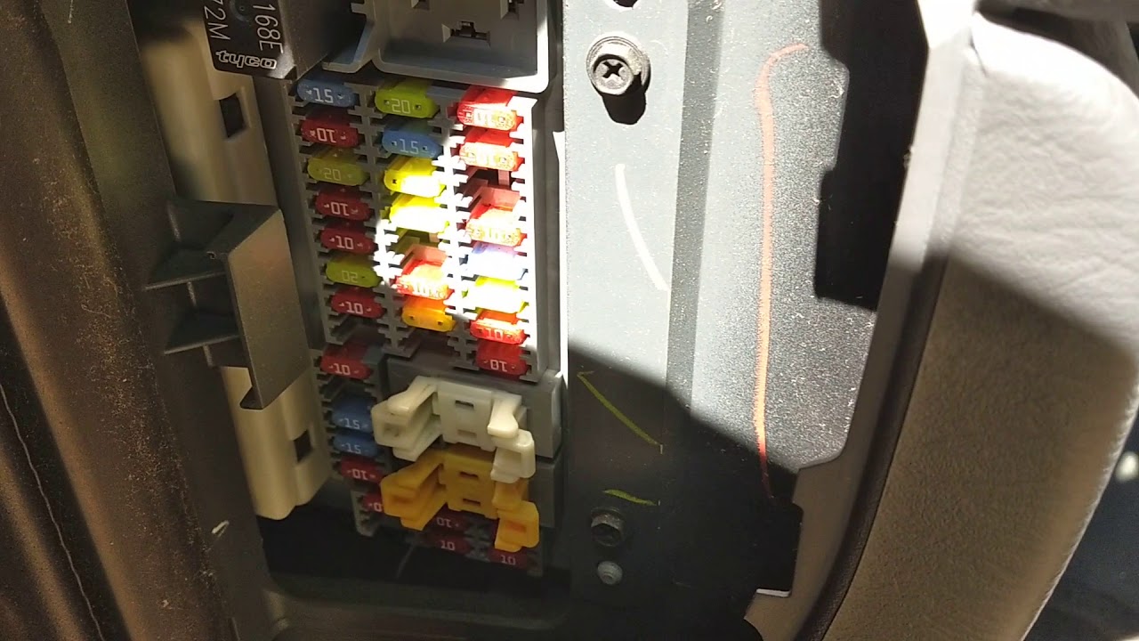 How to fix radio, interior lights and keyless entry power on 2005 Jeep liberty