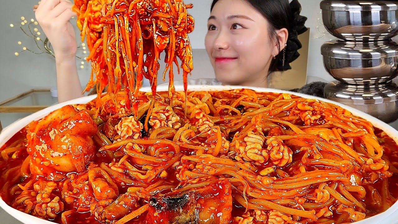 ASMR 해산물이 땡길땐 아귀 넣은 해물찜 밥이랑 먹을게요 아귀찜 해물찜 알찜 리얼먹방 :) Steamed spicy seafood MUKBANG