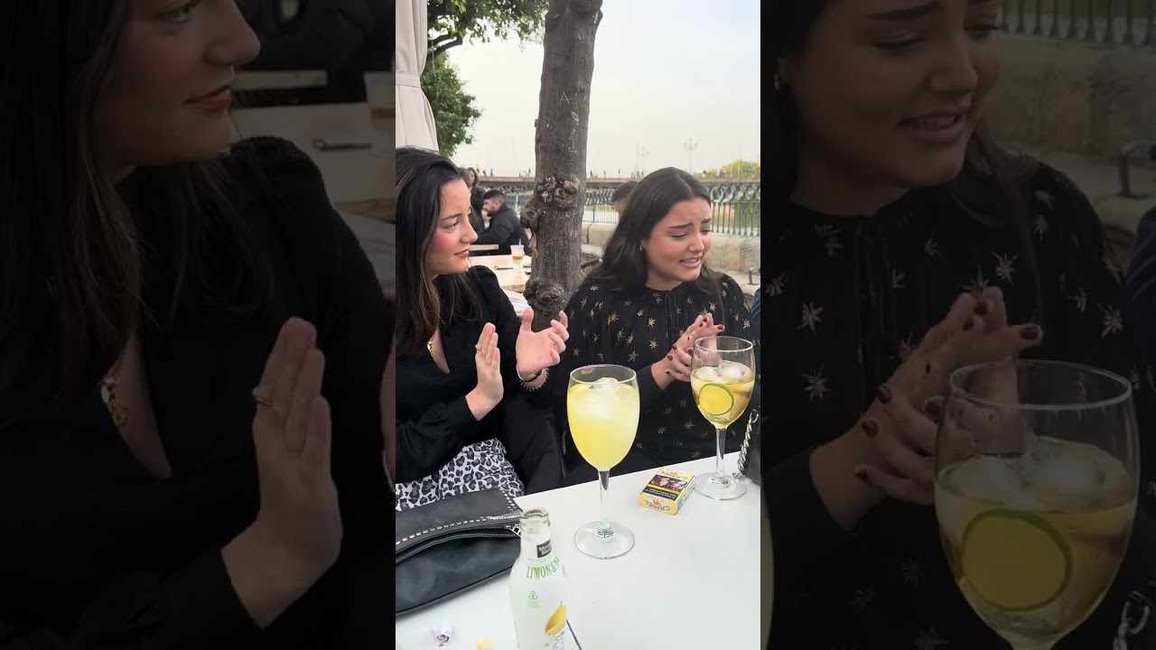 CANTANDO en el corazón de TRIANA CON AMIGOS.