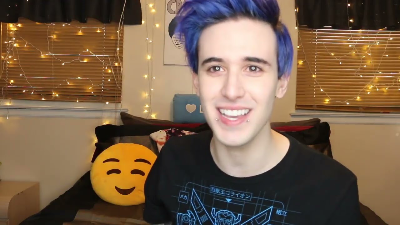CrankThatFrank: TRY NOT TO CRINGE EMO MUSICAL.LY CHALLENGE #22