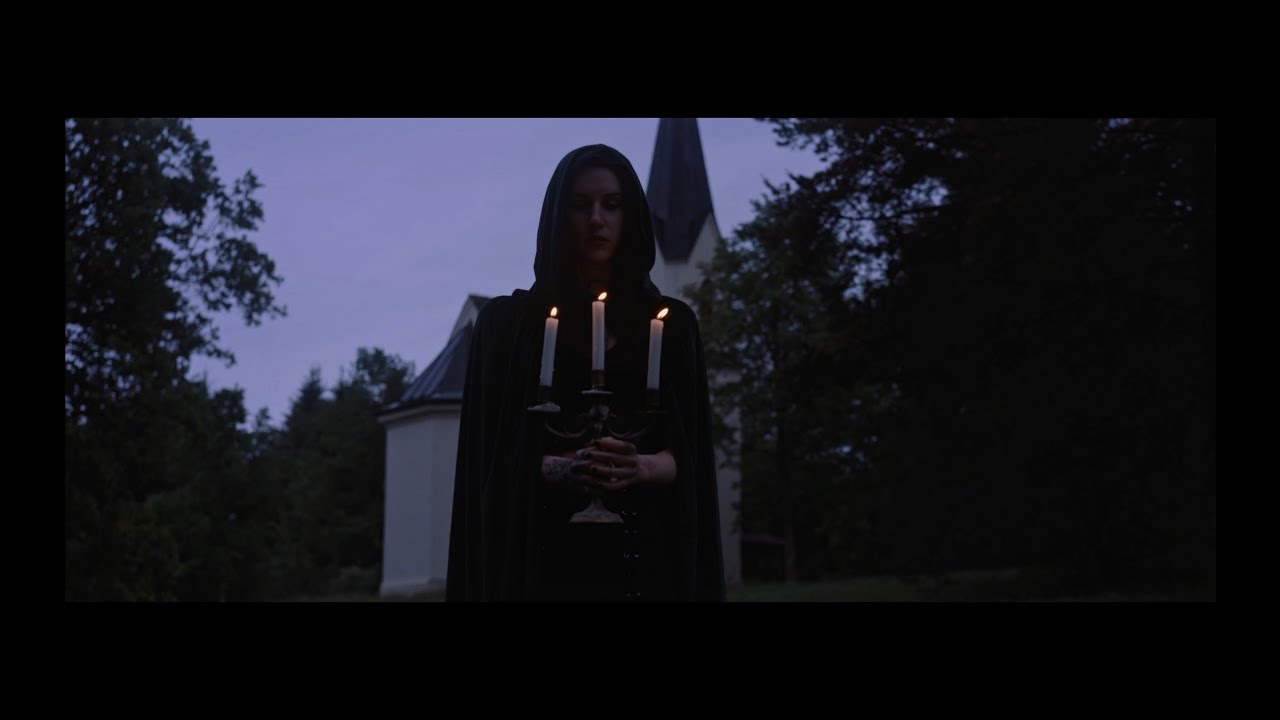 ELLEREVE - Photographs (Official Video)