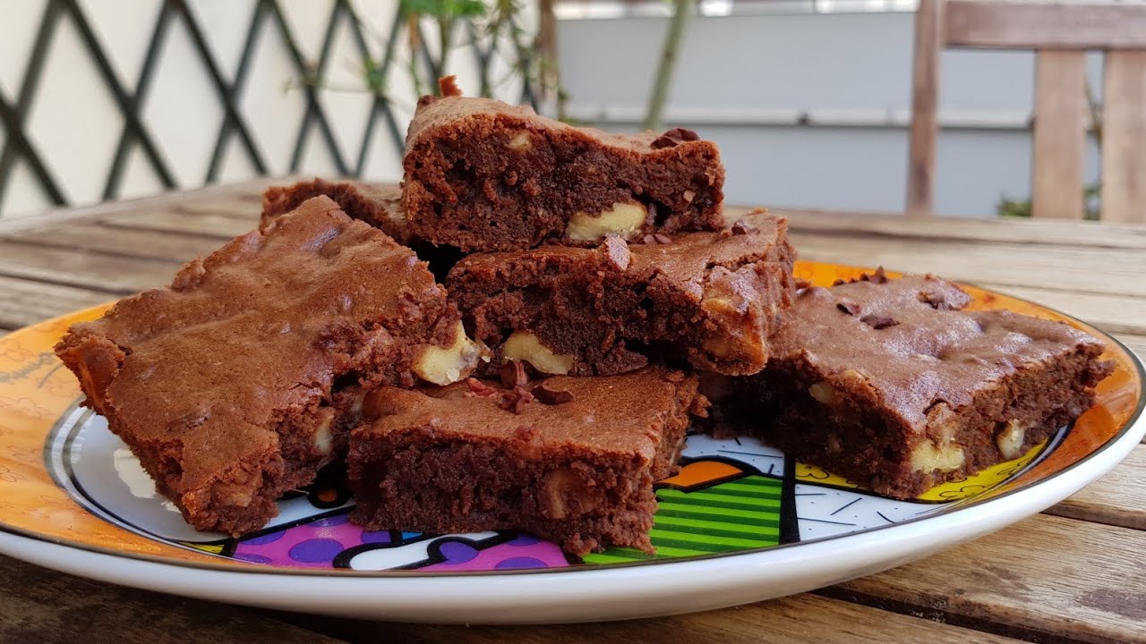 Darius backt: Brownies mit Datteln und Walnüssen