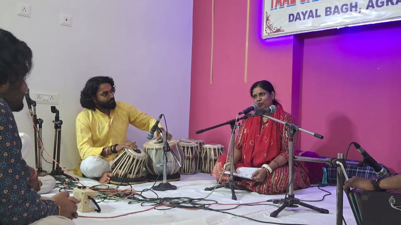 Kaali kamli ne......Esa rang daala bhajan ....ek koshish  Tabla sangat by Dr.Bhanupratap singh. 