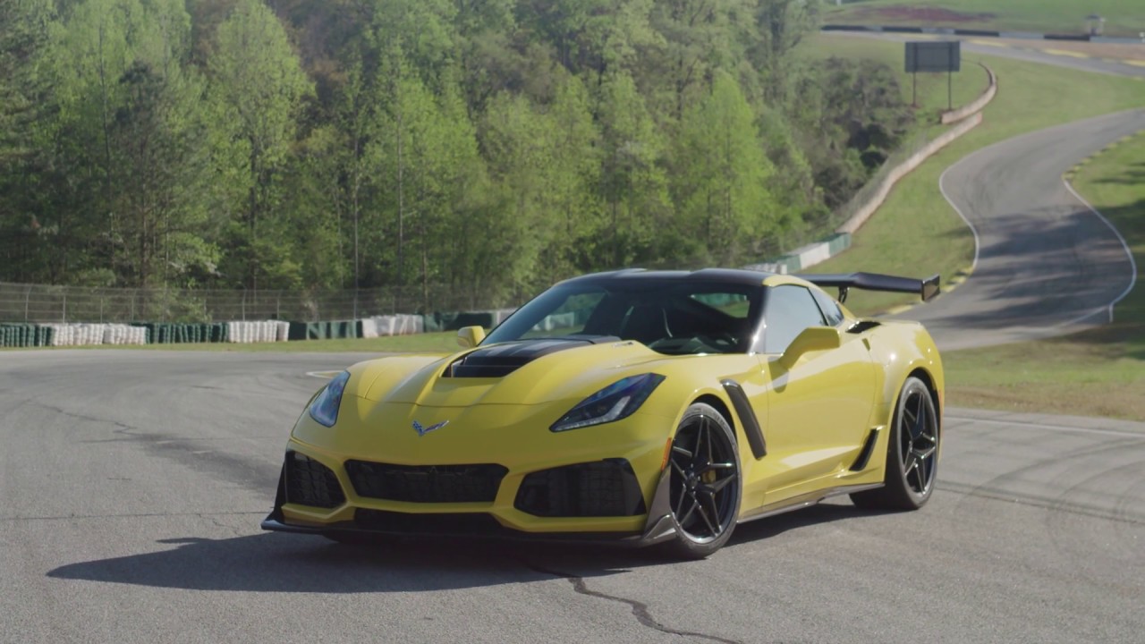 Chevrolet Corvette ZR1 (C7) - Pure Driving Footage