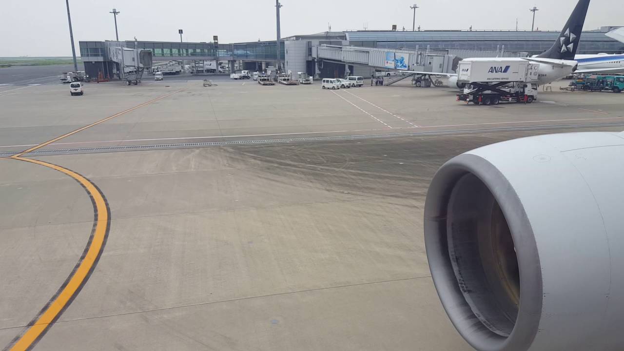 NH61便　羽田空港離陸（B777-300）