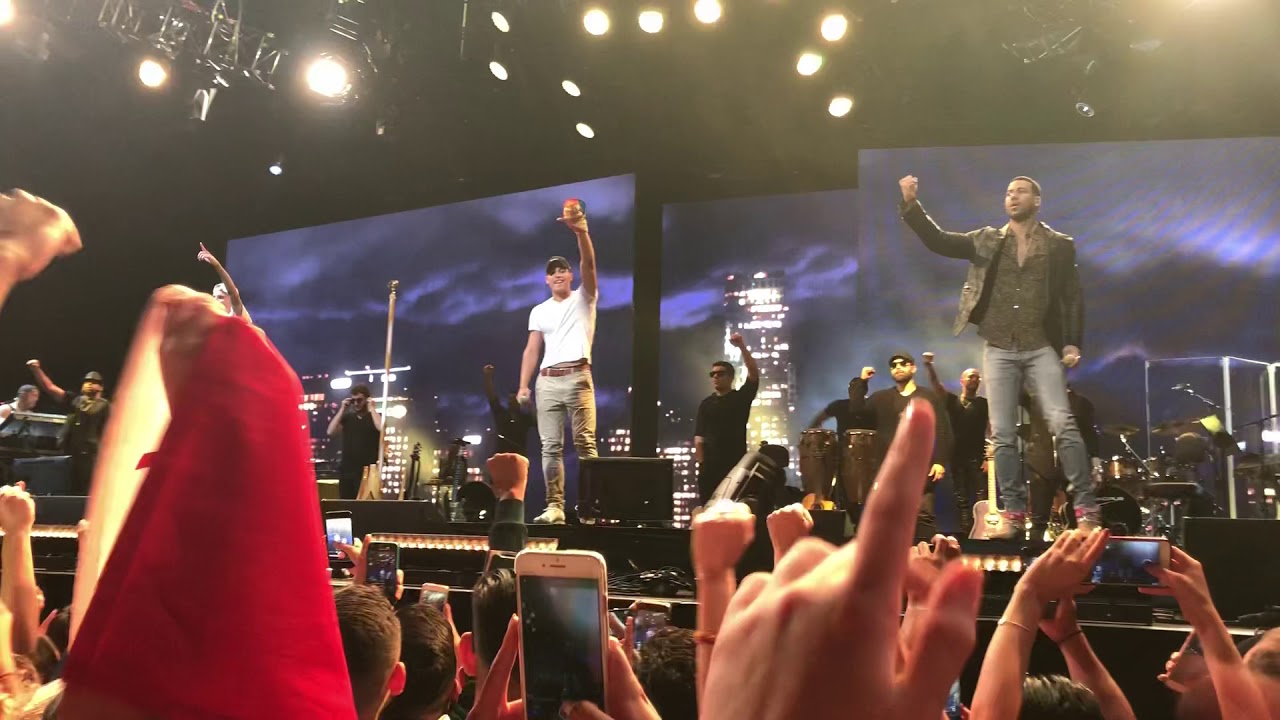 Roméo Santos live Paris 2018 avec 2 fans