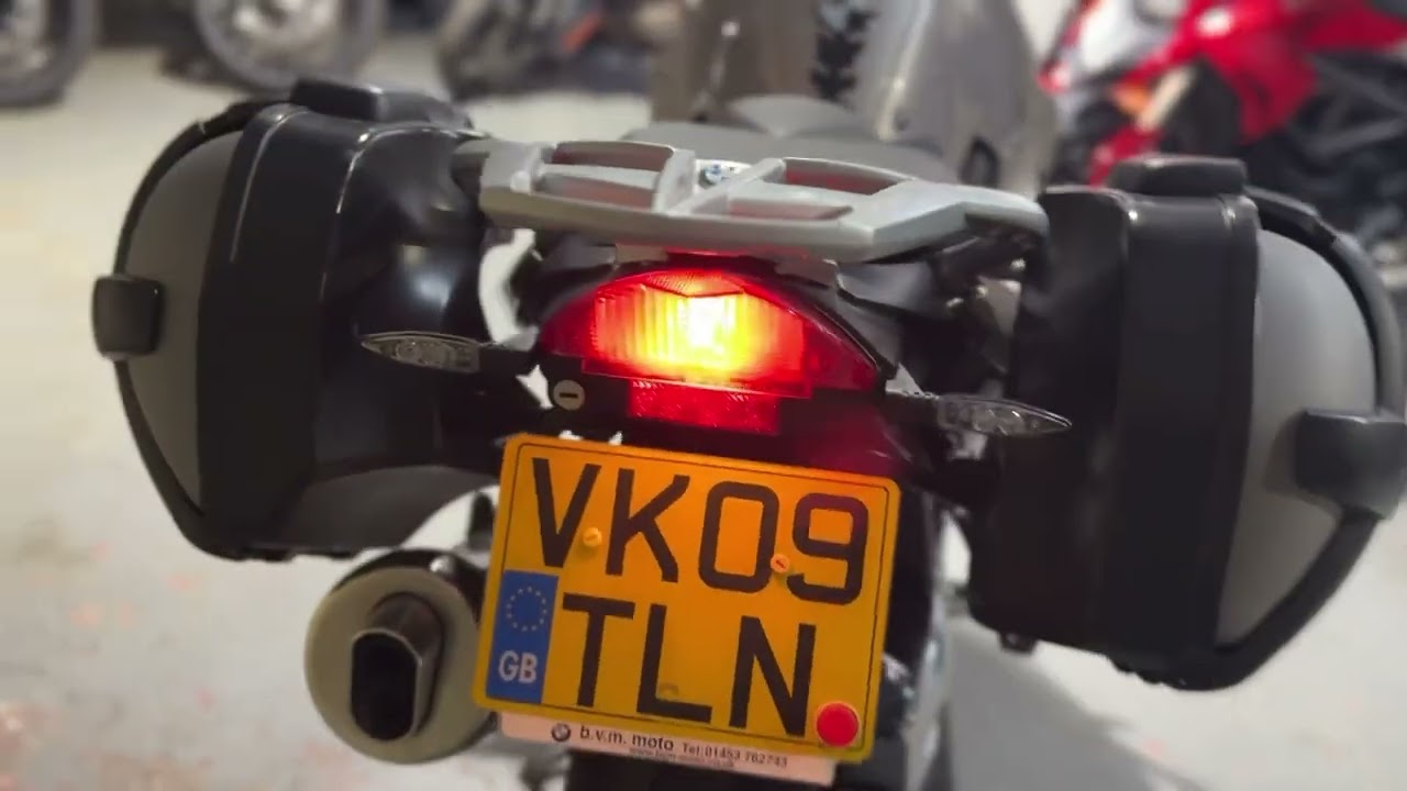 BMW F800 ST walk around and sound 