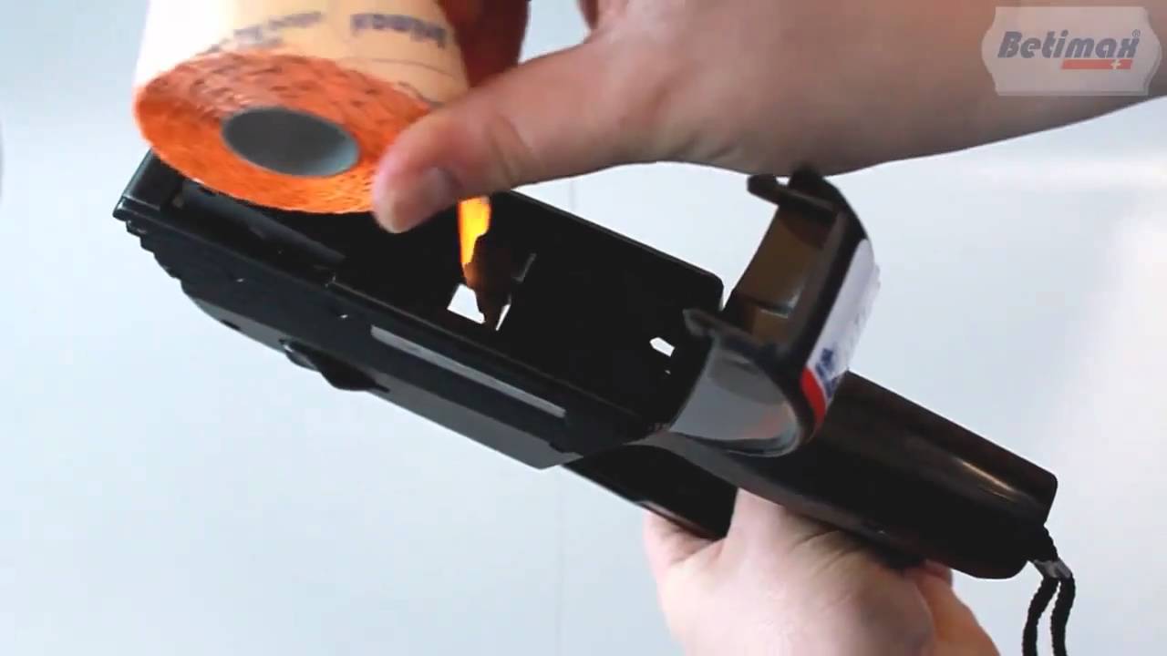 Betimax AG: MultiText und BLITZ Gerät Etiketten einlegen