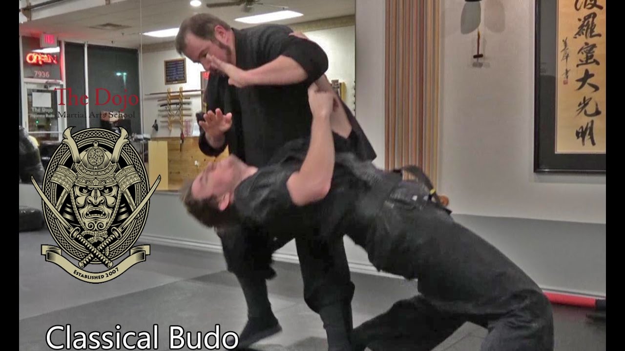 Budo Koryu Class  - Takagi Yoshin Ryu (Indoor Bodyguard) practice.
