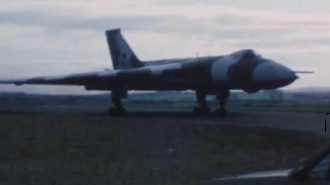 Arrival of Vulcan XM597 at East Fortune, 1984.