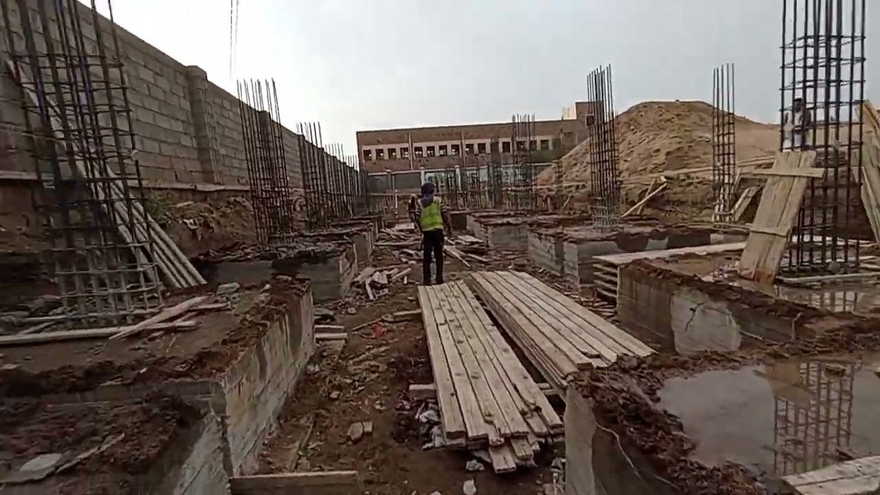 تحديد منسوب صبة الرقاب فوق القواعد