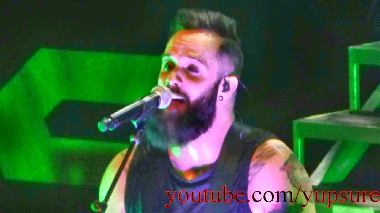 Skillet - Out of Hell (John Forgets the Lyrics) Live HD (Electric Factory 2017)