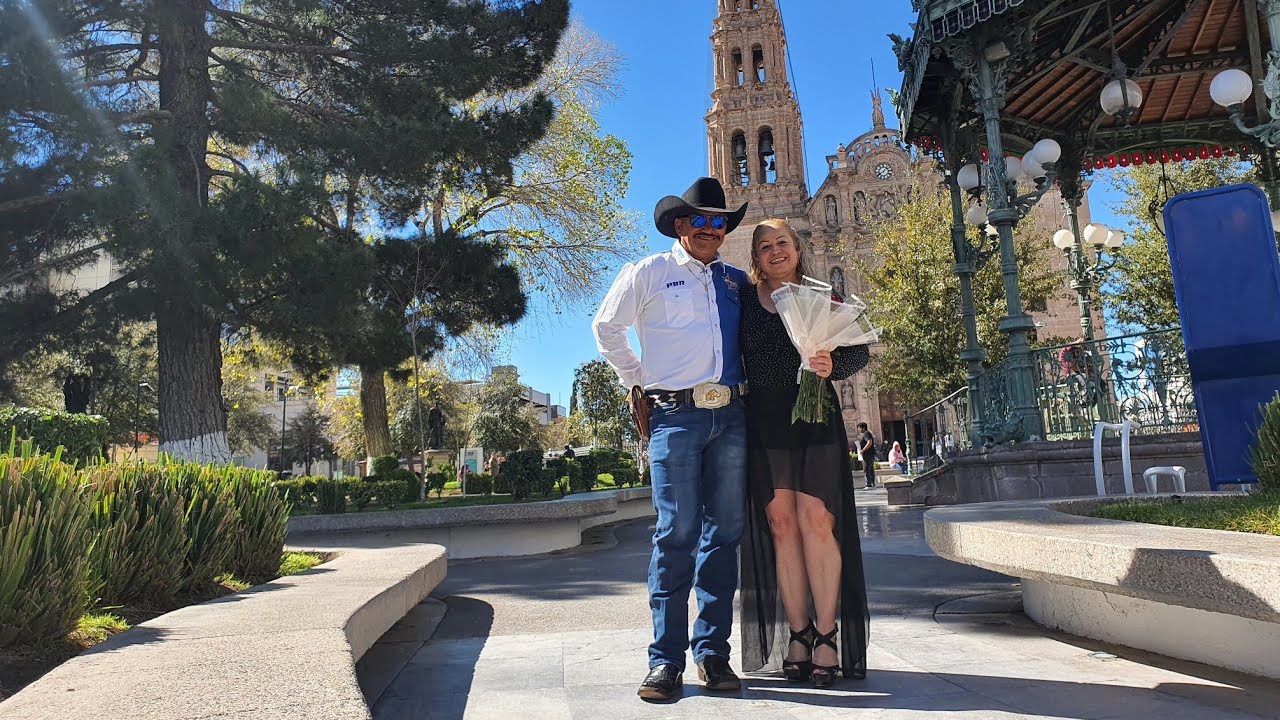 AQUI COMPREMETIENDOME CON DULCE FLOR Y FUTURA ESPOSA 