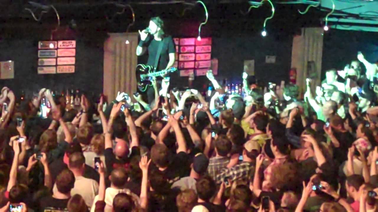 Dave Grohl does shot of Jager on the bar 9:30 Club, 5.5.14