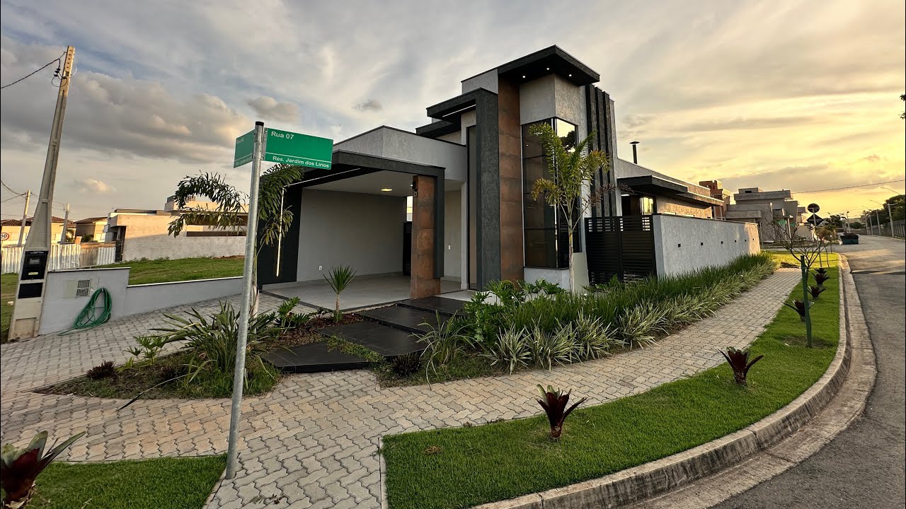 IMPONENTE CASA TERREA DE ESQUINA À VENDA COND JARDIM DOS LIRIOS EM PAULÍNIA-SP | ACEITA PERMUTA