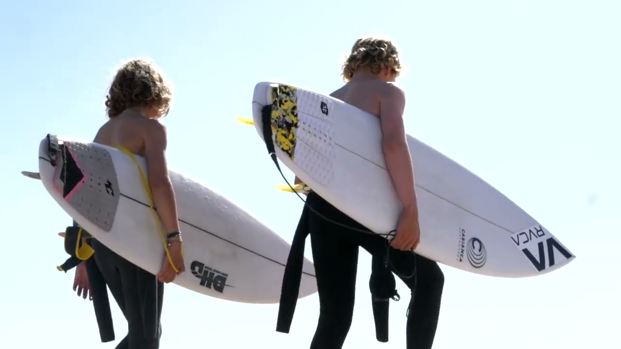 Liam Sahyoun surfing the Home Spot at Lassarga!