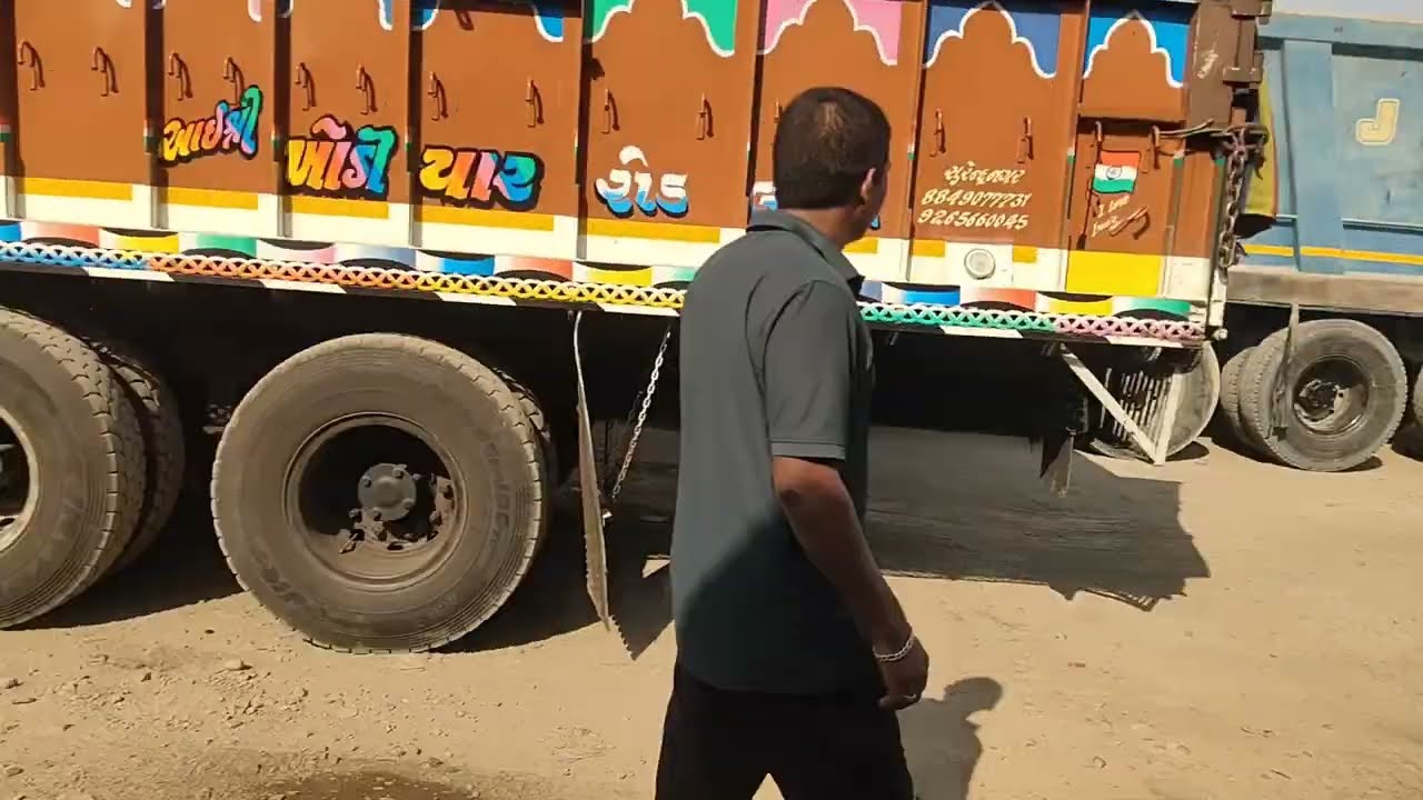 லோடு இறக்கும்  இடத்துக்கு வந்ததுக்கு அப்புறம் நம்மள வச்சு செஞ்சிட்டாங்க