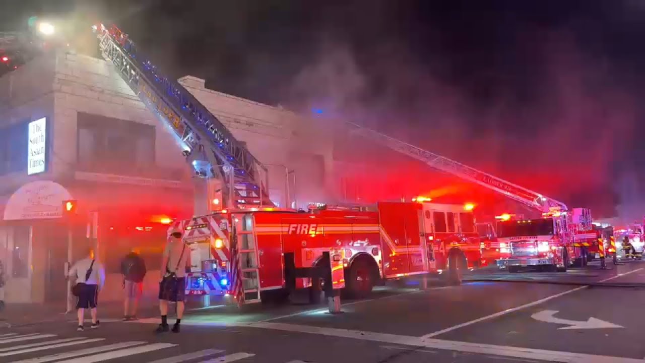 Fire burns through several stores in downtown Hicksville