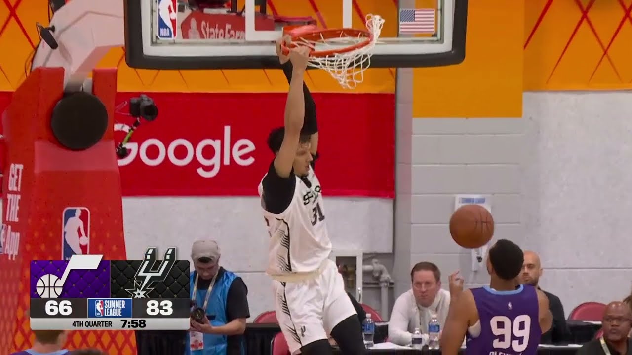 RJ Melendez rocks the two rim with the two-handed jam, off an assist by Igor Miličić Jr.
