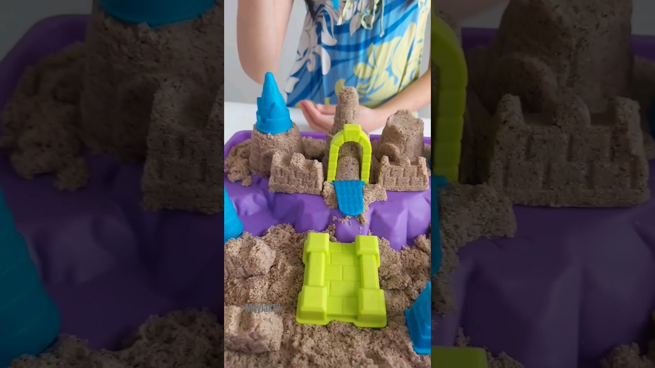 Kinetic Sand Deluxe Beach Castle Playset #kineticsand #sand #sandcastle