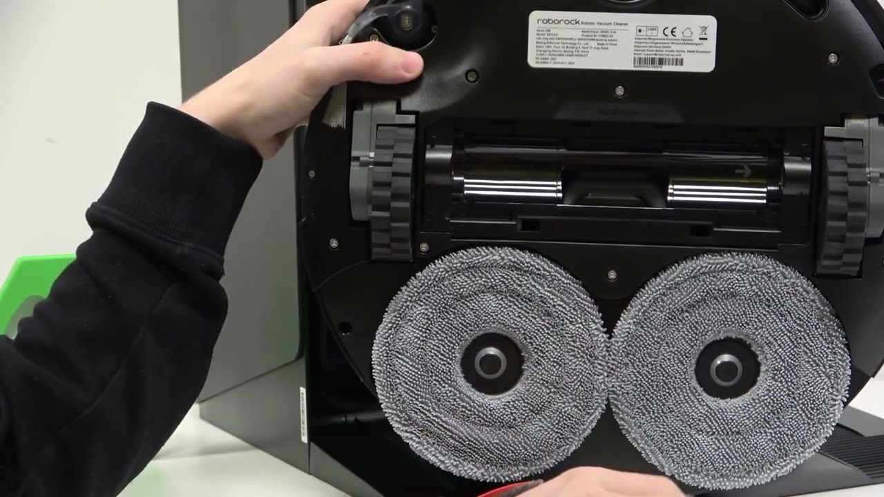ROBOROCK Saros 10R：メインブラシの掃除方法