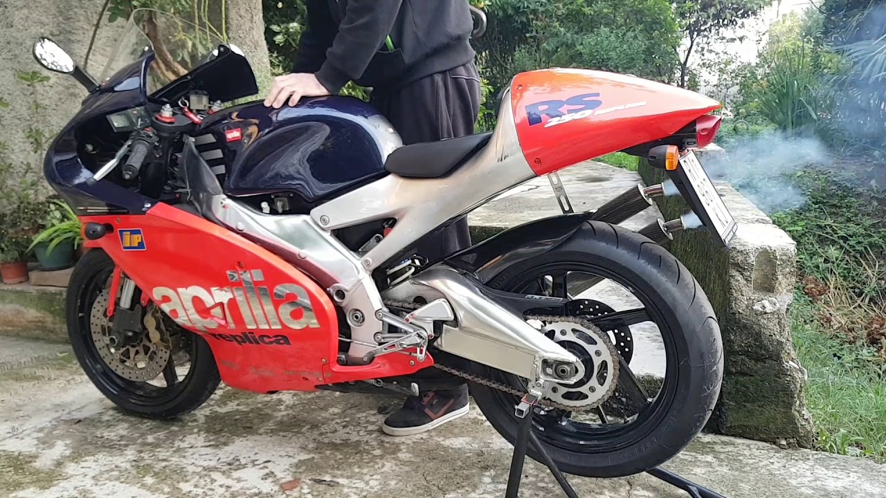 B.T. Motori Aprilia RS 250 warm up