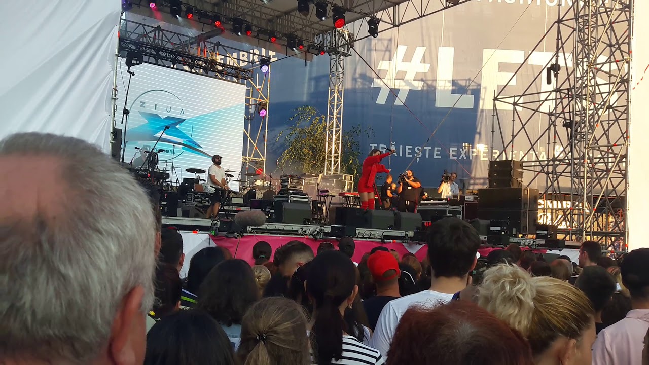 Nicoleta Nuca - Alt Tu (live) Piata Universitati
