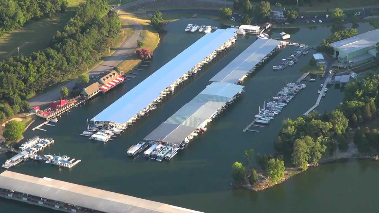 Flying over the Fort Loudon boat dock with Pete Michaels