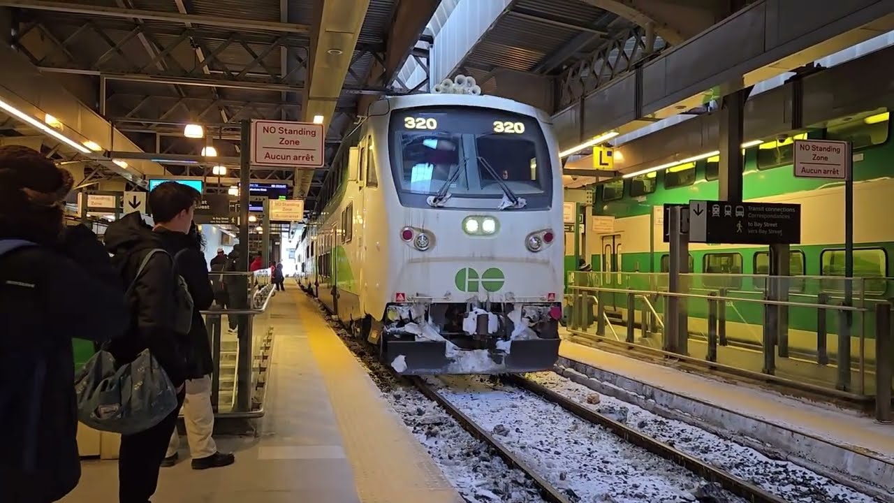 Riding GO Transit From Union Station to Port Credit and Then Back to Union Station - 1/31/26