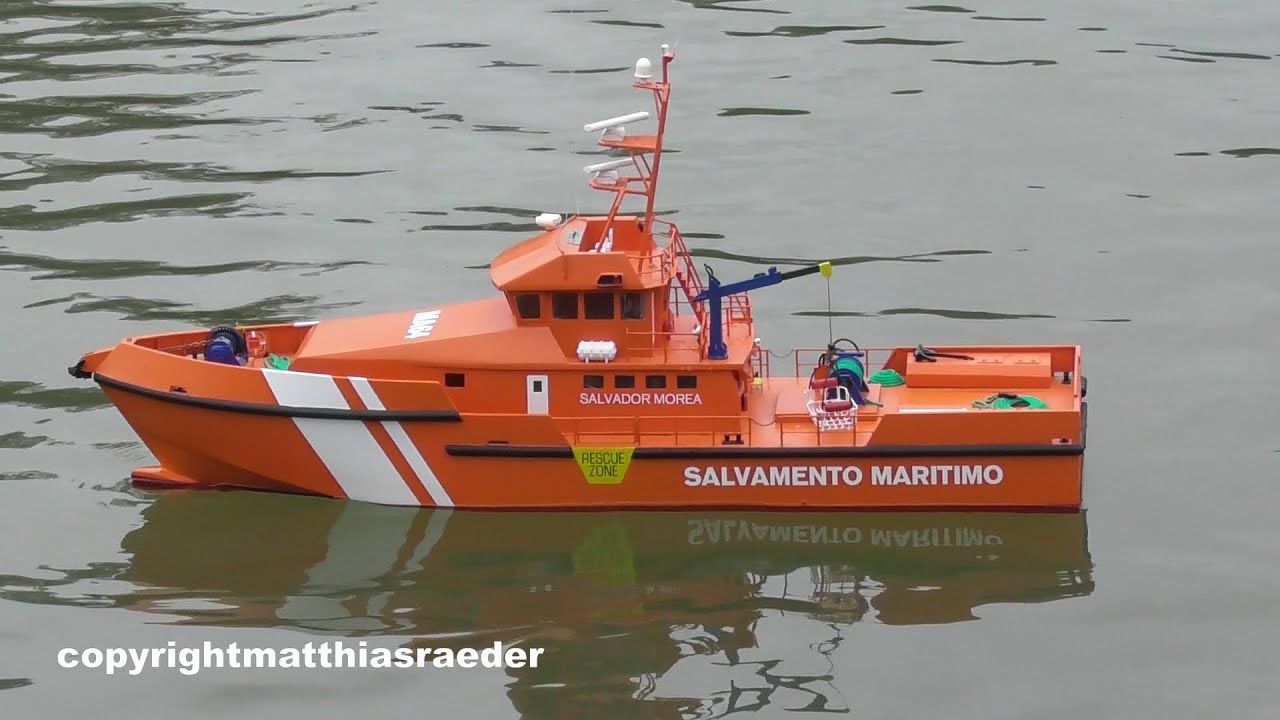 PARK IM GRÜNEN: FAMILIENTAG MIT RC BOOT SCHAUFAHREN IN DER GRÜN 80 IN BASEL 2024