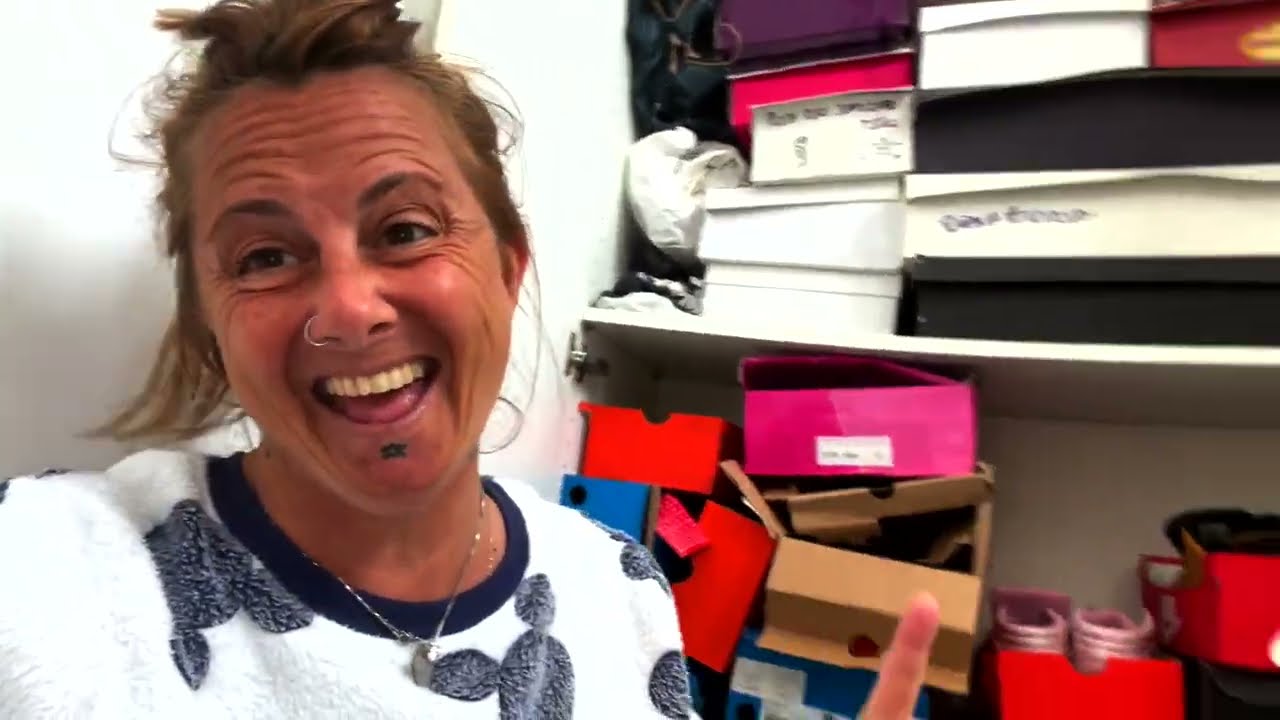 decluttering e riordino tutte le mie scarpe // michela colorfun real life