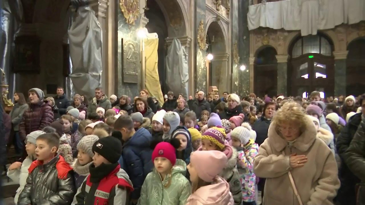 Live: View of Independence Square in Kyiv, Ukraine
