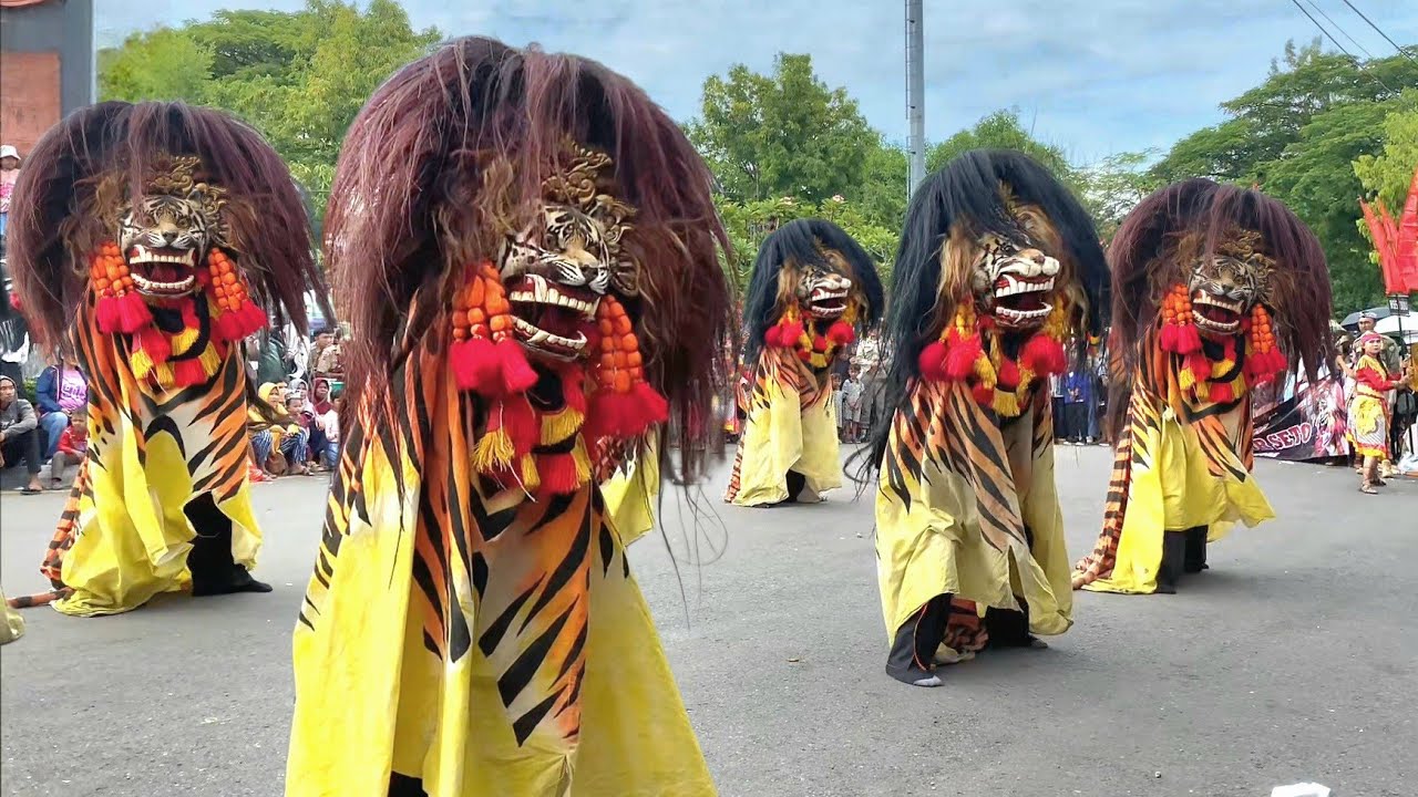 MENGGEMPARKAN !! Aksi Kiprah Barongan Blora RISANG GUNTUR SETO Kirab Hari Jadi Blora 2025