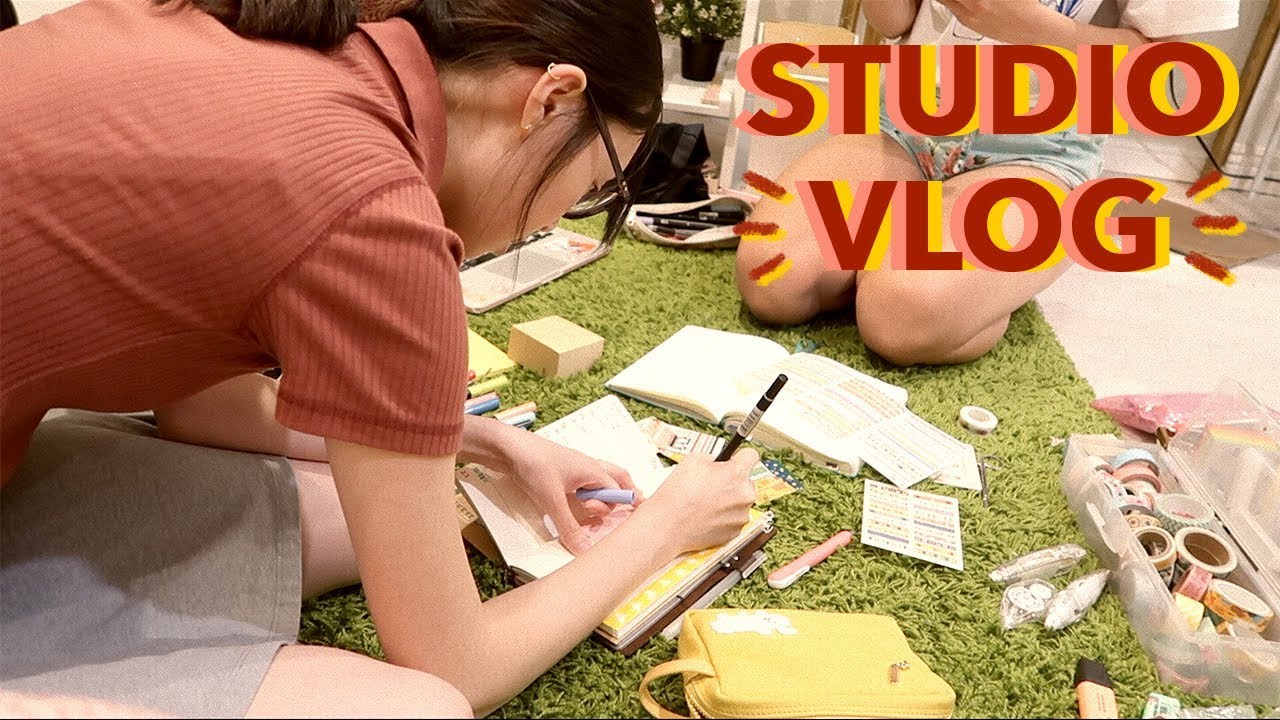 ☀ STUDIO VLOG 01 ☀ WORK LIFE, JOURNALING, SKETCHING, HOUSEPLANTS, & PHOTOSHOOT