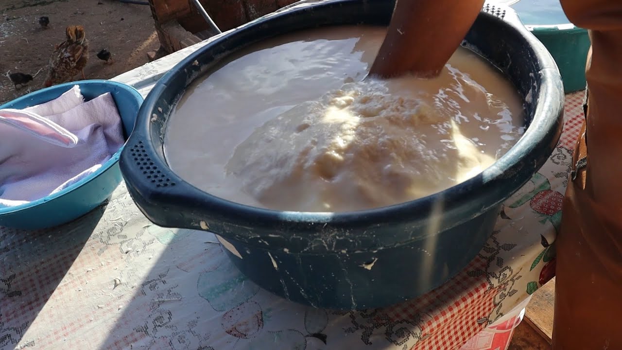 FAZENDO MASSA PUBA DE MACAXEIRA PASSSO A PASSO (DO MEU JEITO)