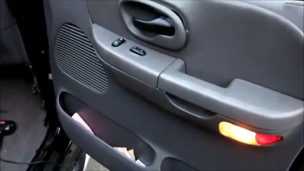 КАК СНЯТЬ ДВЕРНУЮ ПАНЕЛЬ И УСТАНОВИТЬ ДИНАМИКИ FORD F150 2002