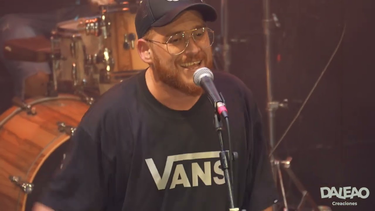 Javi Medina - Con Poco. [Full HD]. Directo Sala Trinchera. Málaga