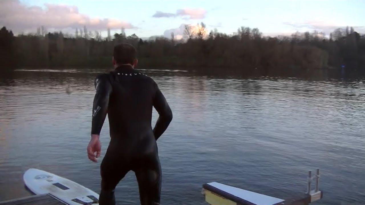 Flatwater foilsurfing self launch