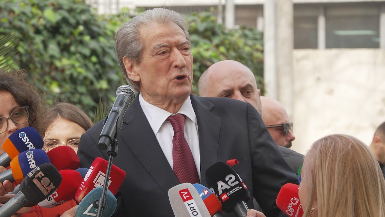 Ndjesë të huajve te vila e Enver Hoxhës, Sali Berisha zbulon arsyen e shkarkimit të Ilir Prodës