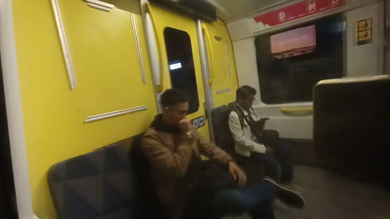 Tunnelbanan Från Hjulsta Till Sundbyberg Centrum