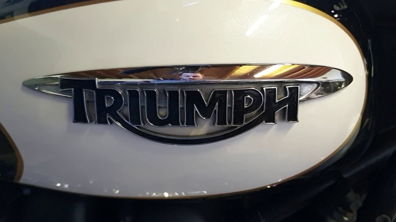 How to fit a USB charge port to a Triumph Bonneville America