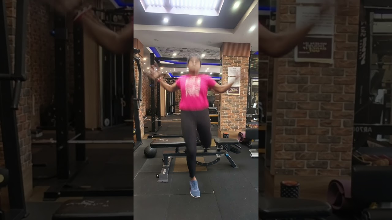 Clapping One-Leg Jumping Workout 
