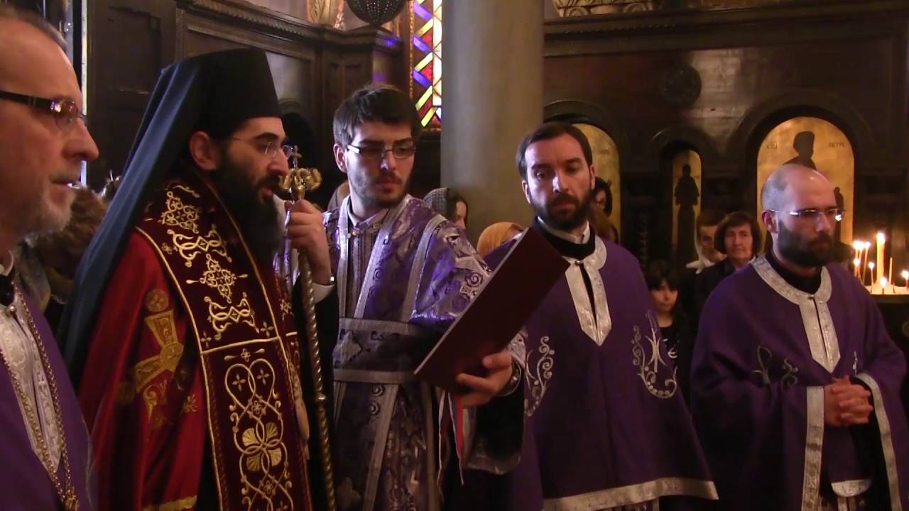 Изношење плаштанице на Велики петак у Патријаршијској капели