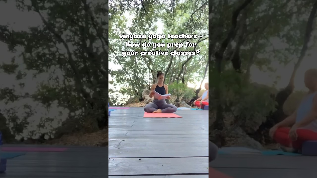 I&rsquo;m an intuitive teacher + allow everthing around me to inspire me🧘&zwj;♀️🧘&zwj;♂️ #yogateacher #yogaflow