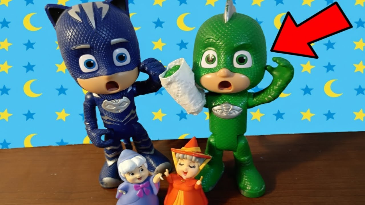 Gekko Broke his Arm - PJ Masks Toys Videos in English