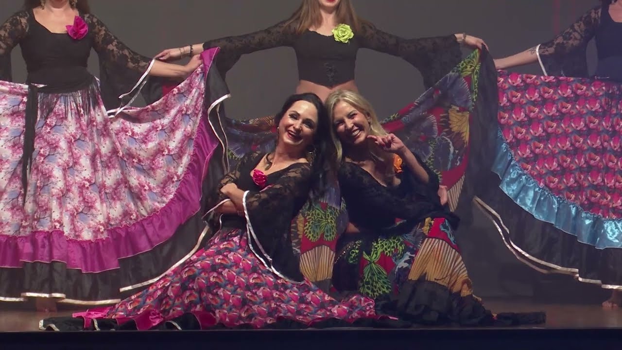 Nadia Nawaar e Dana Sahar con le Awalim e le Sahar group