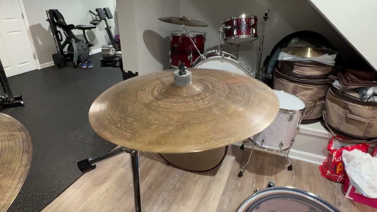 Sabian 18” AA Apollo crash vs 17” XSR Monarch crash